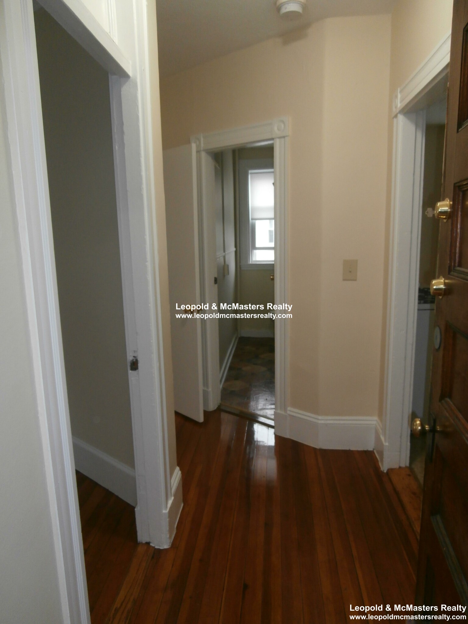 12 14 Walnut Pl, Revere