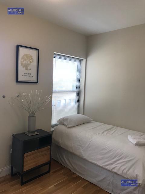 16 Peterborough, Fenway