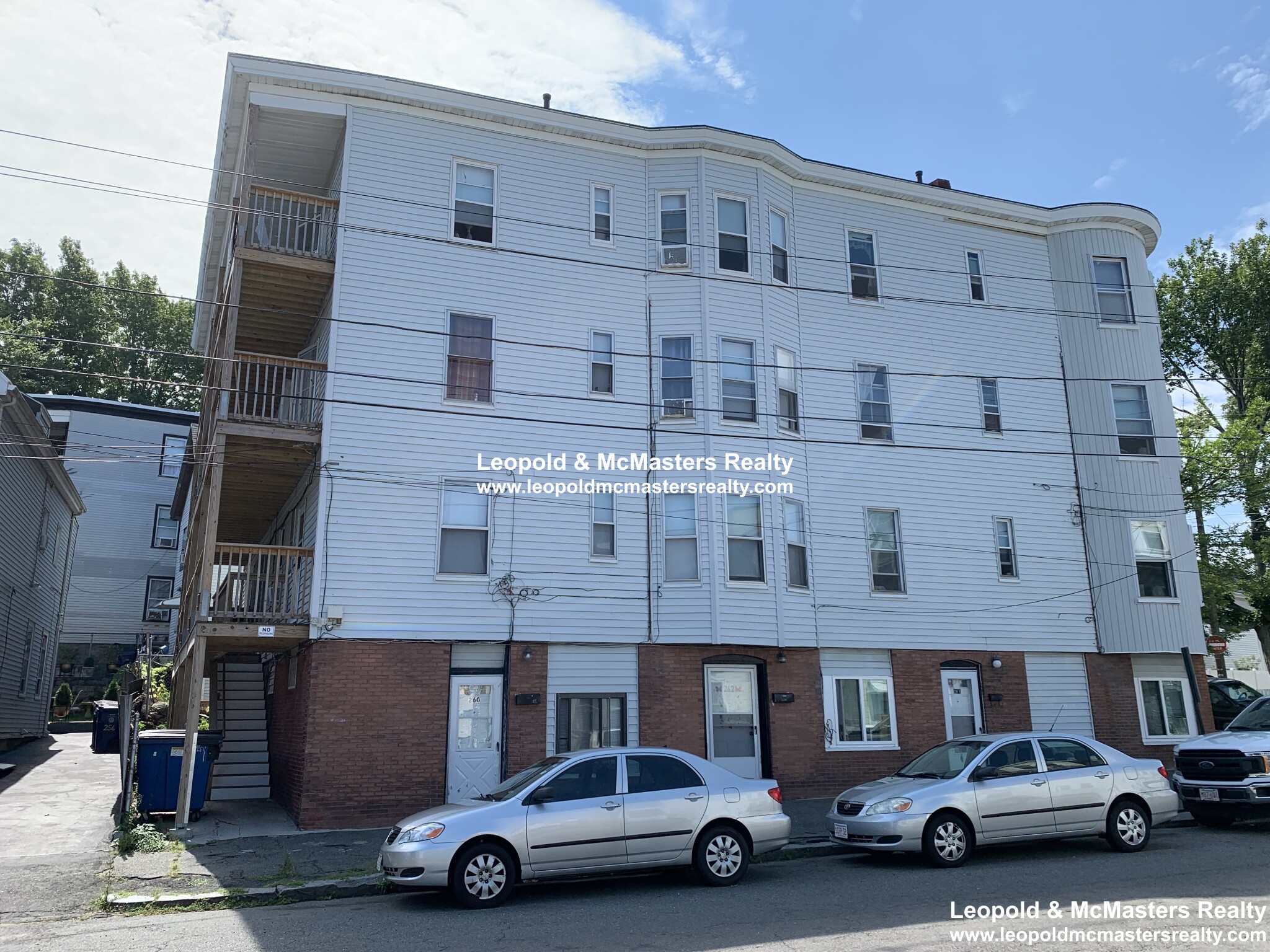 12 14 Walnut Pl, Revere