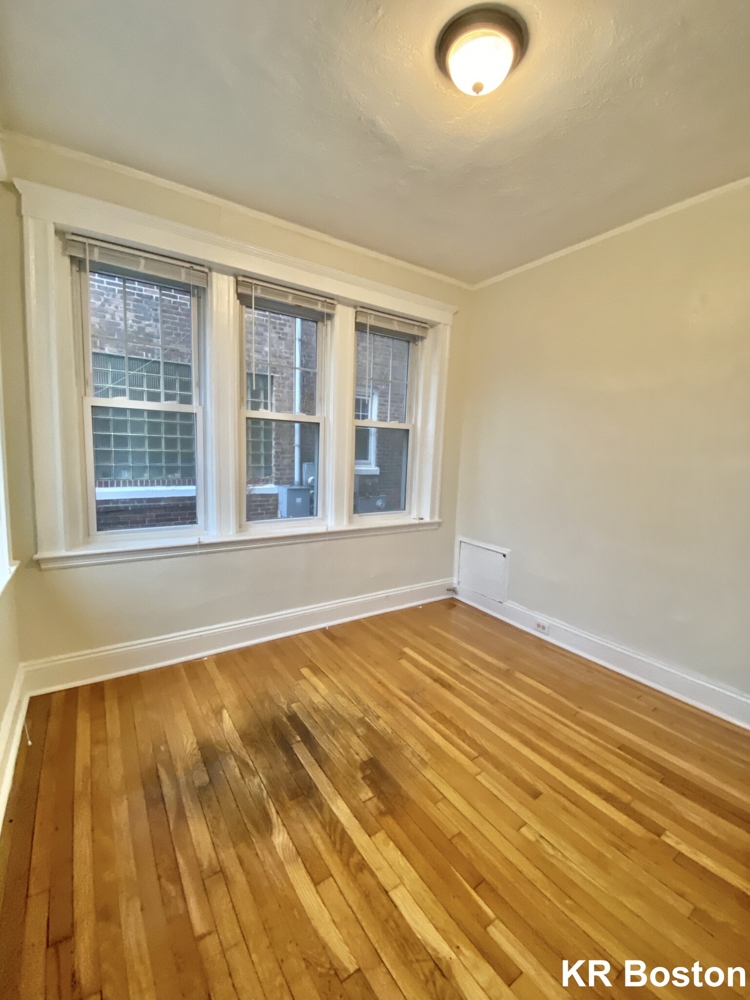 724 Washington St, Chestnut Hill