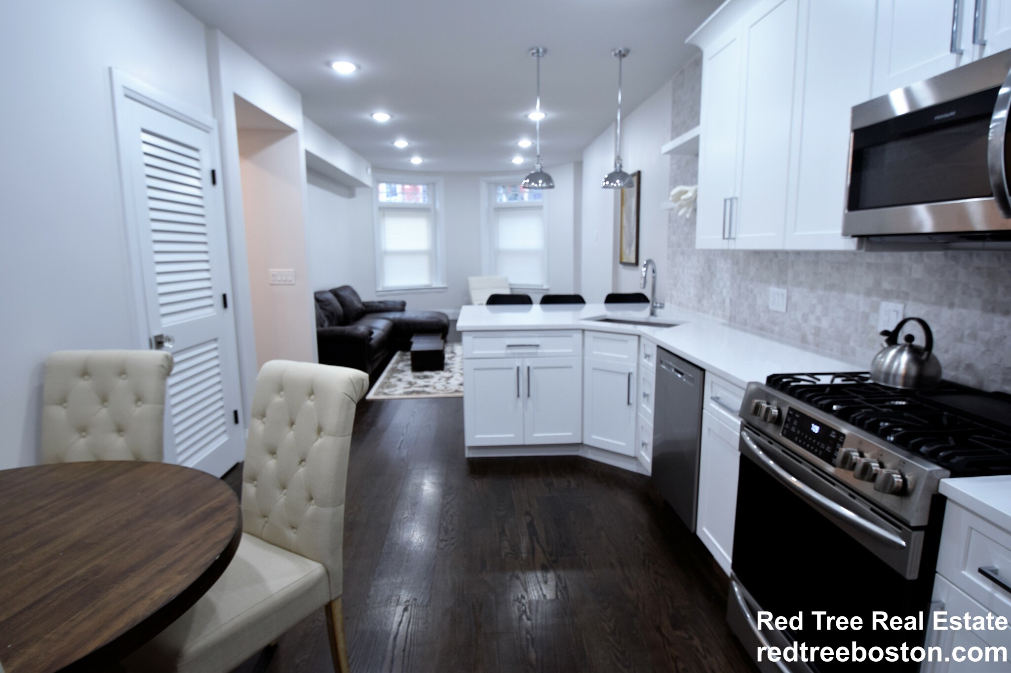 7 Strathmore Rd, Washington Square