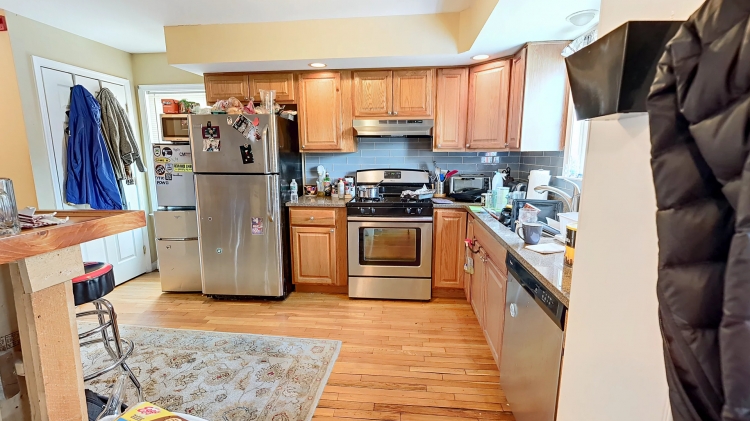 39 Juniper St, Roxbury