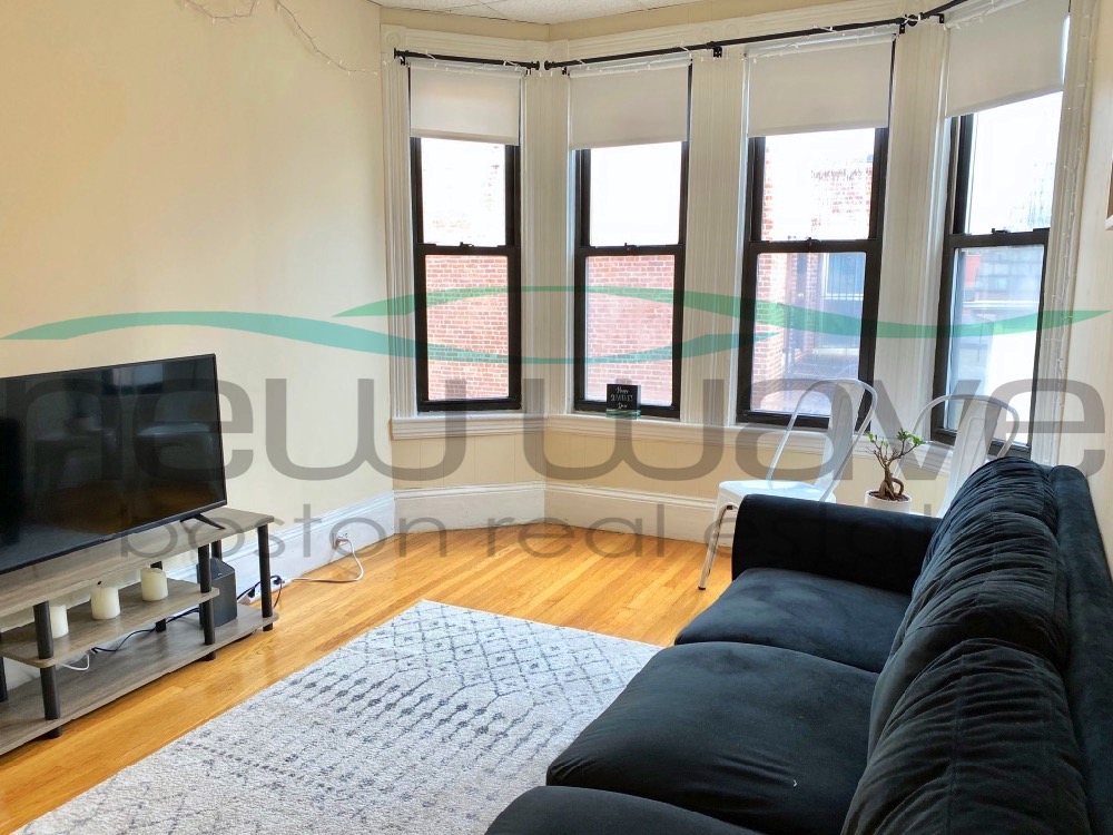 826 Huntington Ave, Mission Hill