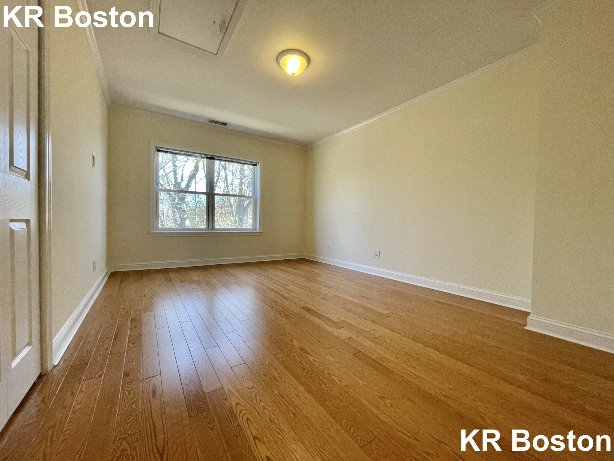 206 Independence Dr, Chestnut Hill