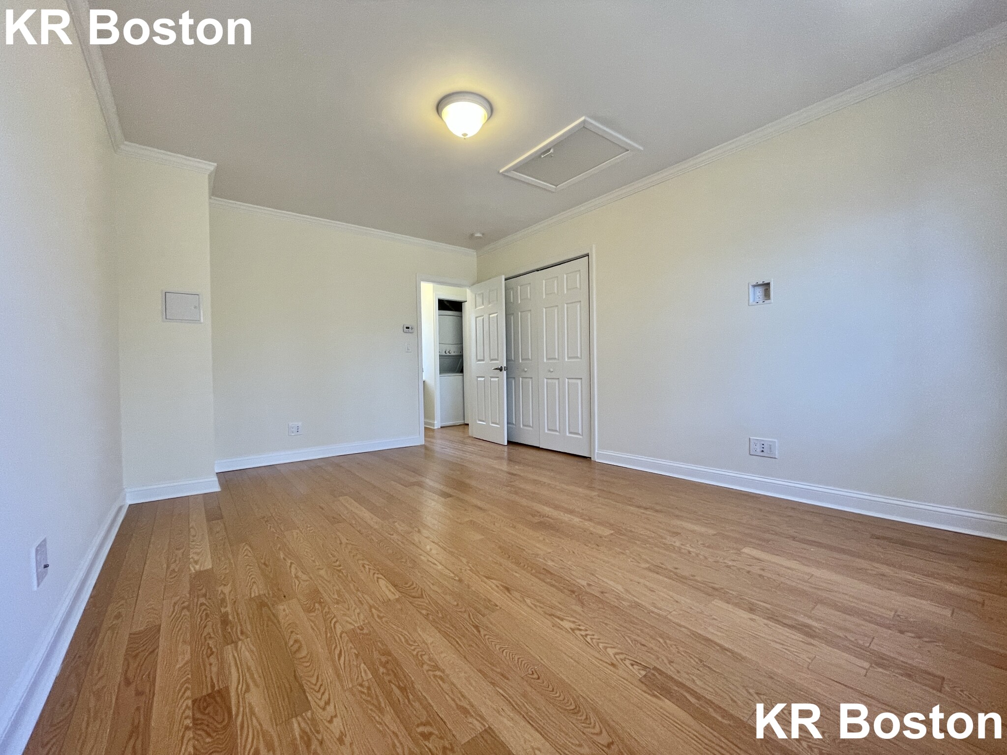 206 Independence Dr, Chestnut Hill