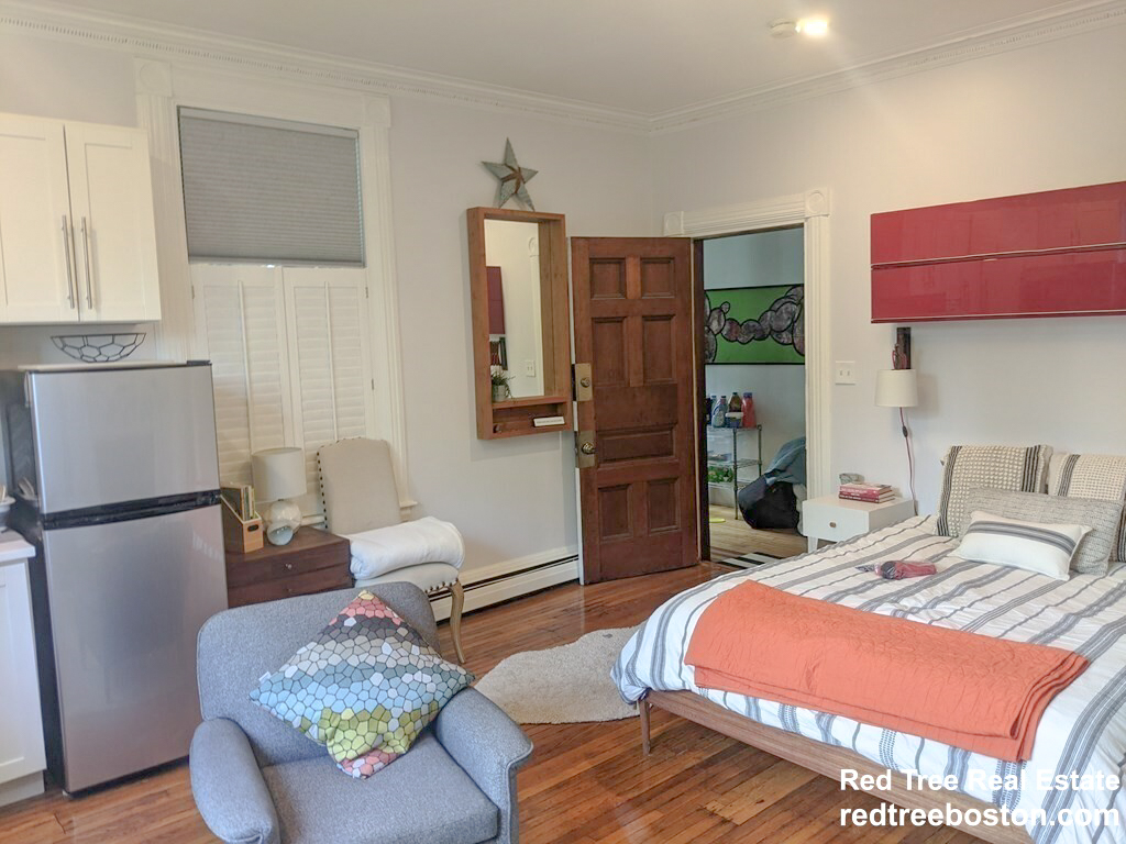 41 Elmore St, Roxbury