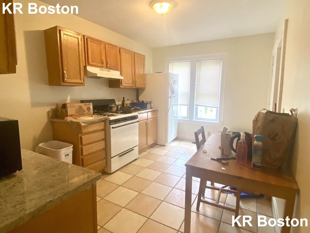 129 Brook St, Washington Square