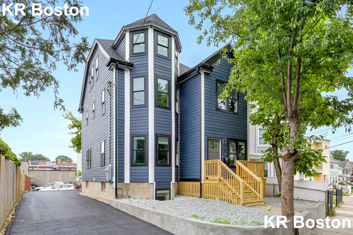 77 Winchester St, Medford