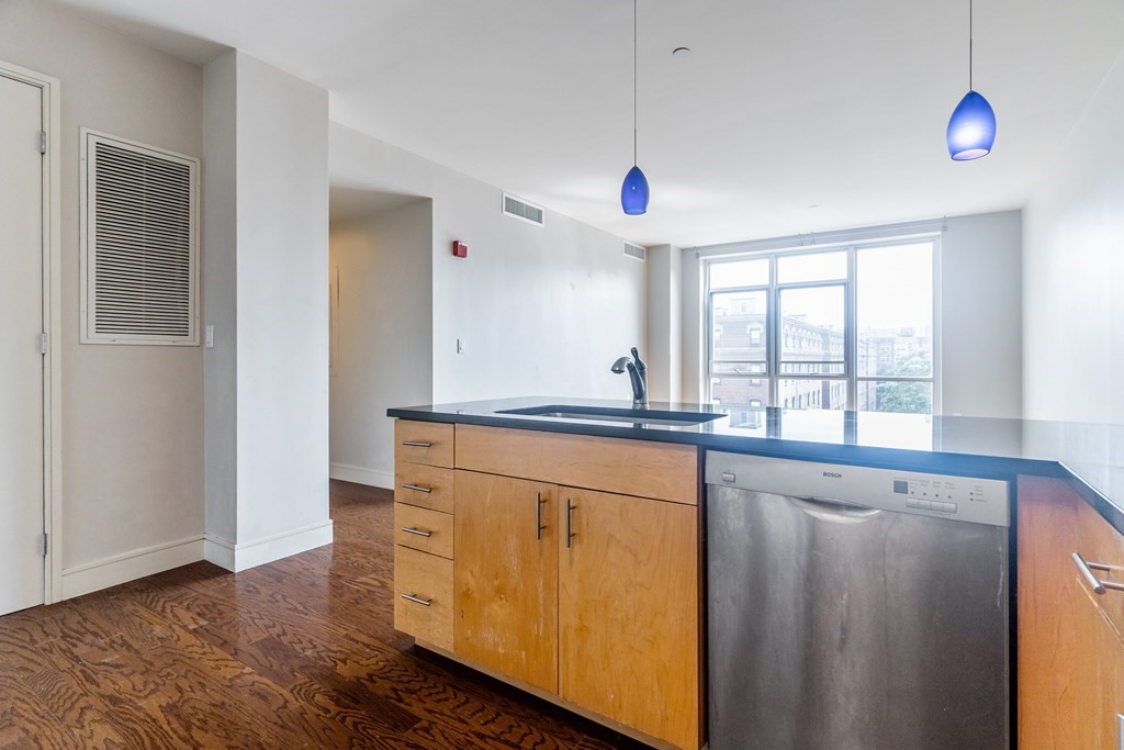 700 Harrison Ave, South End