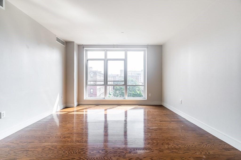 700 Harrison Ave, South End