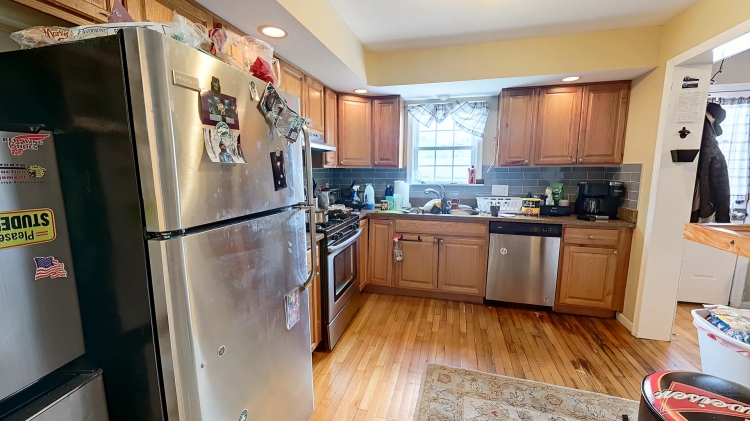 39 Juniper St, Roxbury