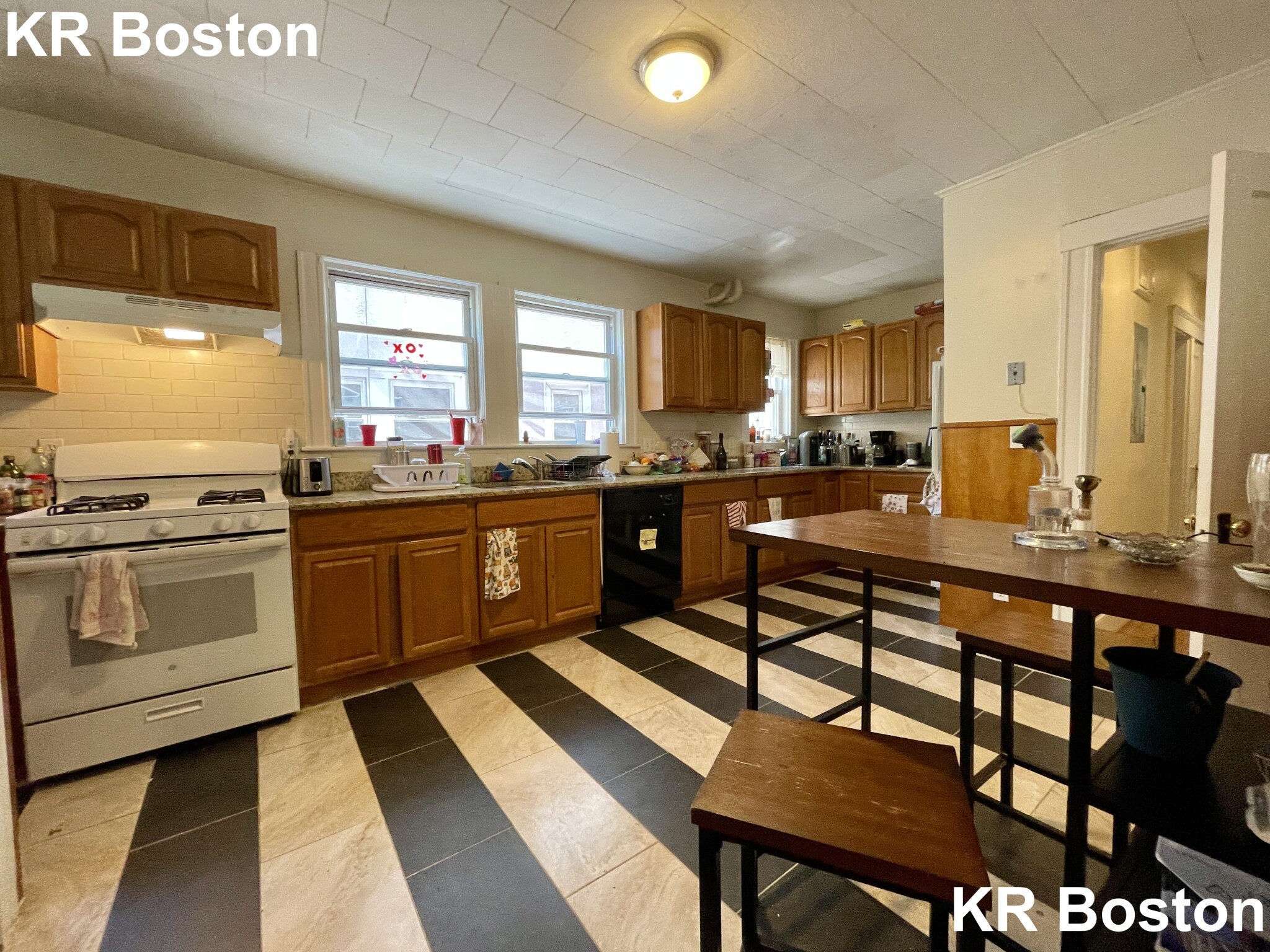 786 Washington St, Chestnut Hill