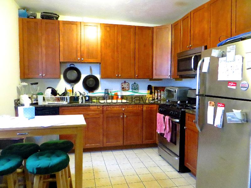 878 Huntington Ave, Mission Hill