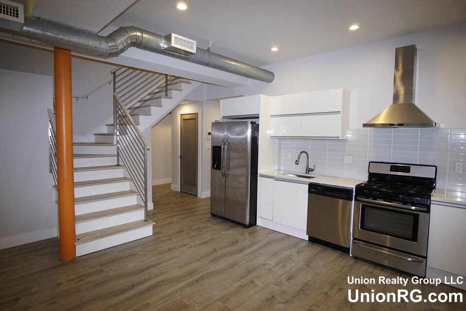 407 Dudley St, Roxbury