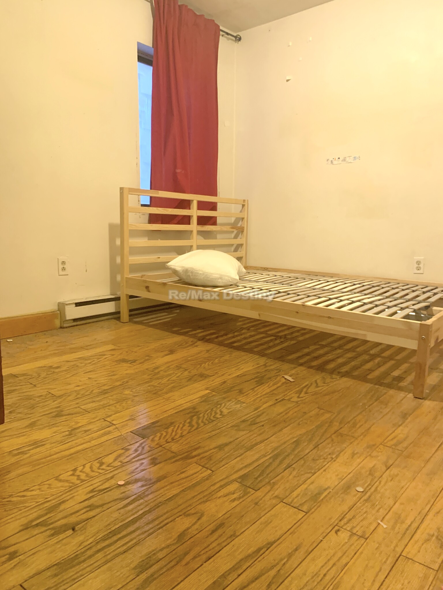 72 Chelsea St, East Boston