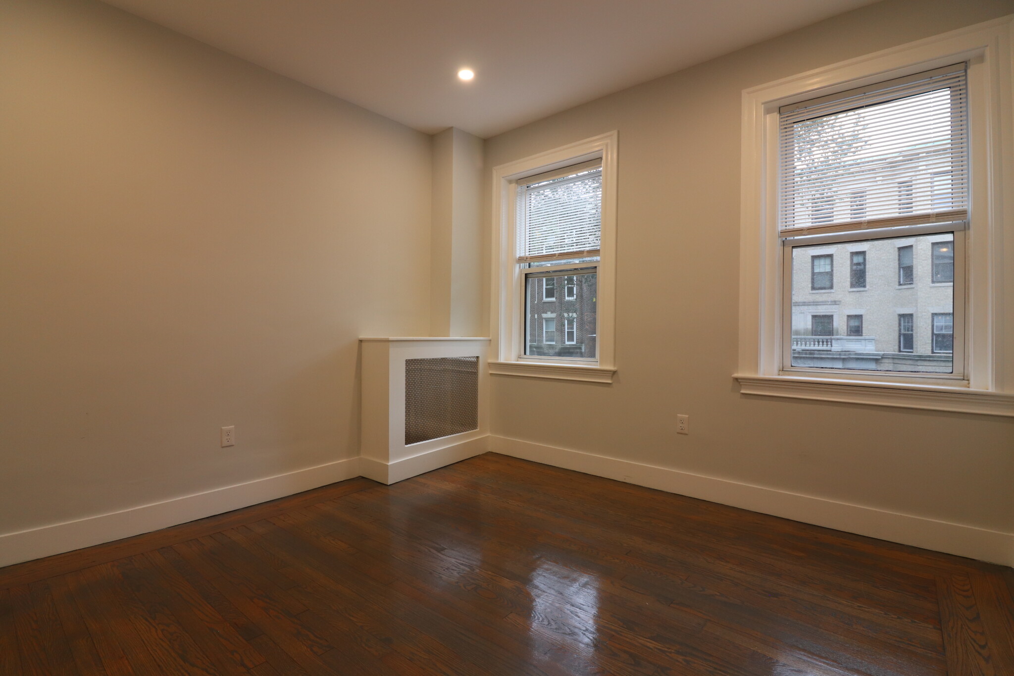 32 Queensberry St, Fenway