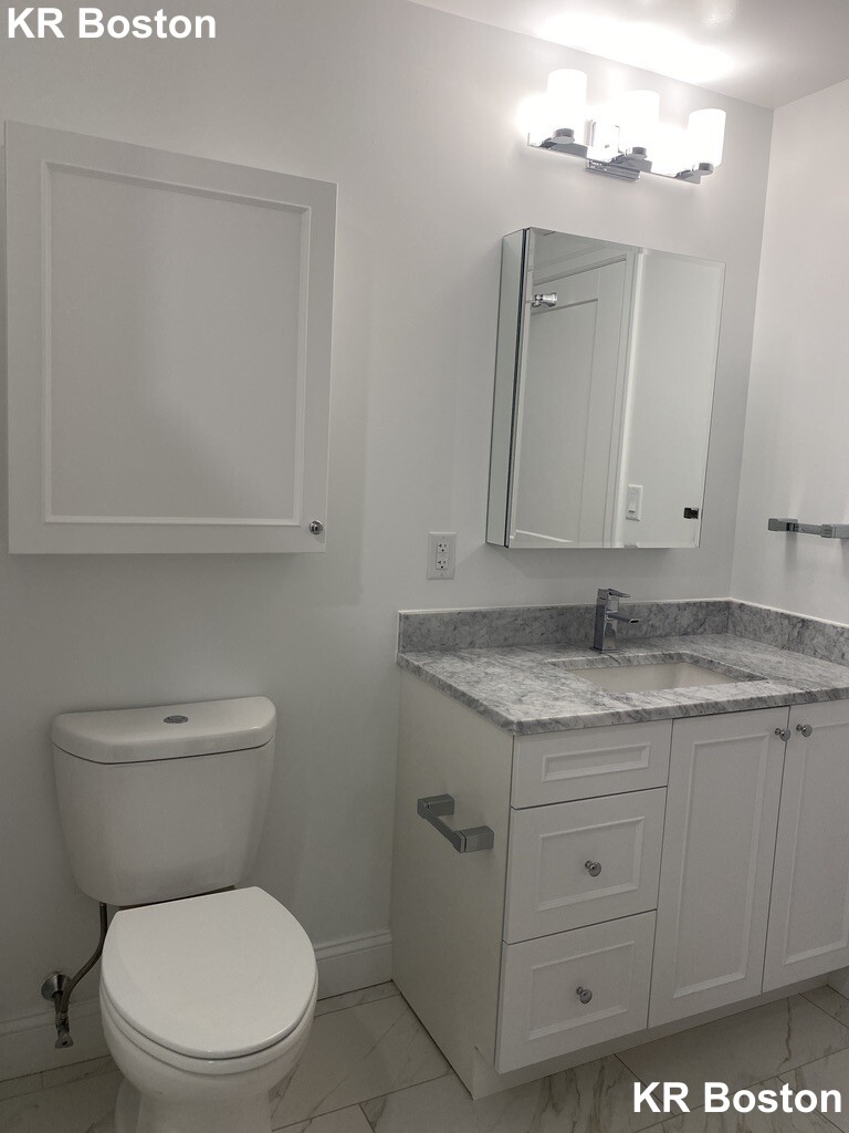 114 Gerry Rd, Chestnut Hill