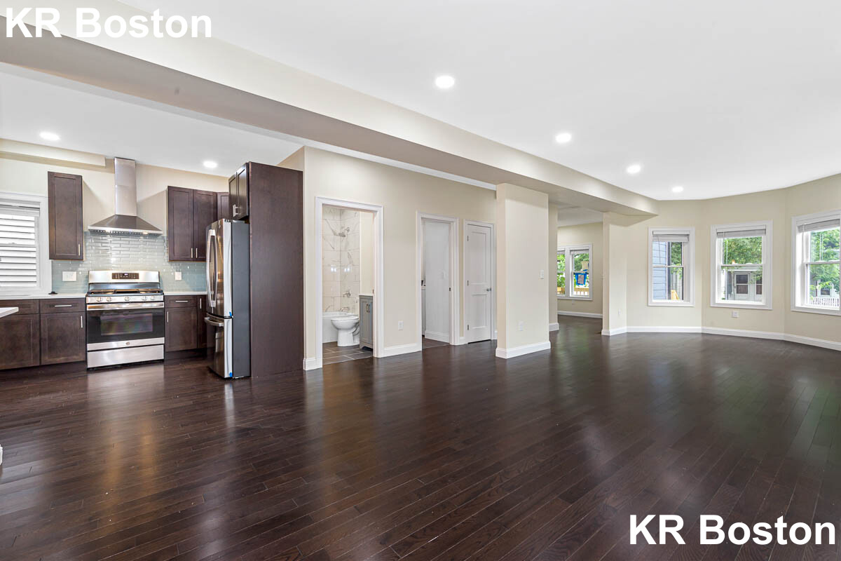 77 Winchester St, Medford