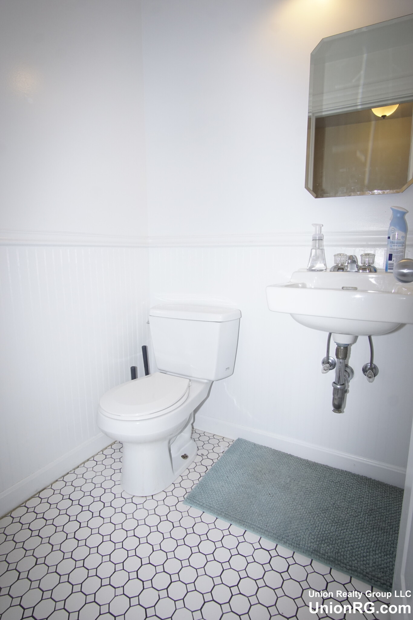 1942 Beacon St, Brighton