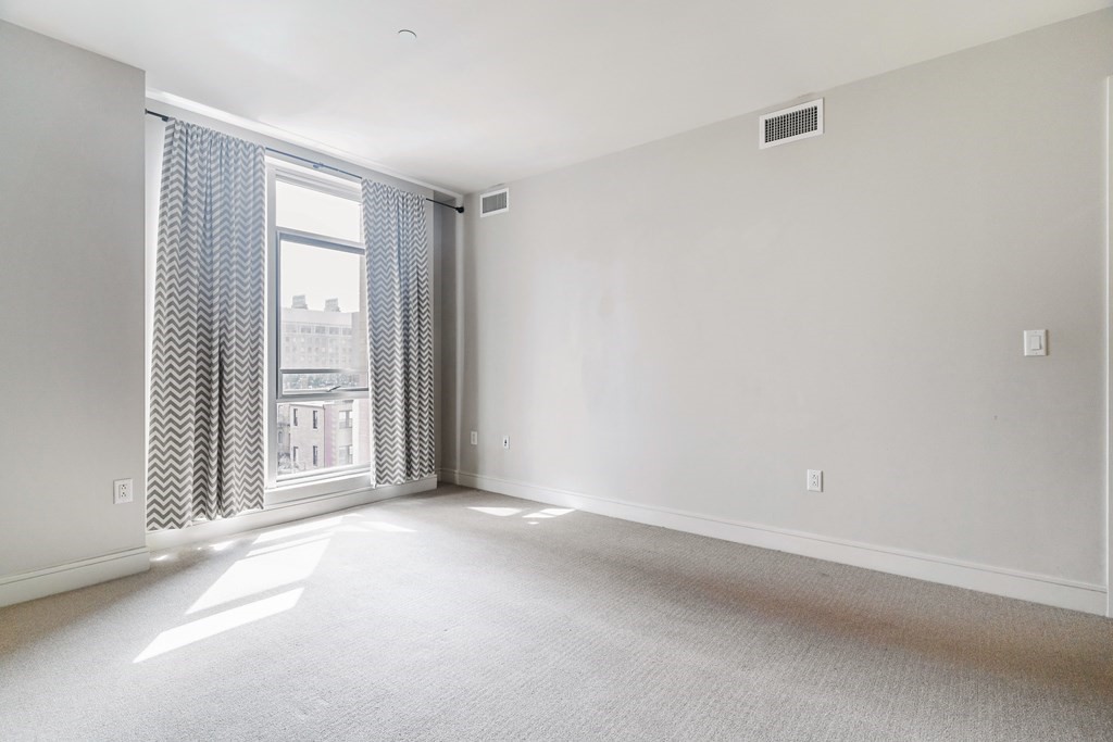 700 Harrison Ave, South End