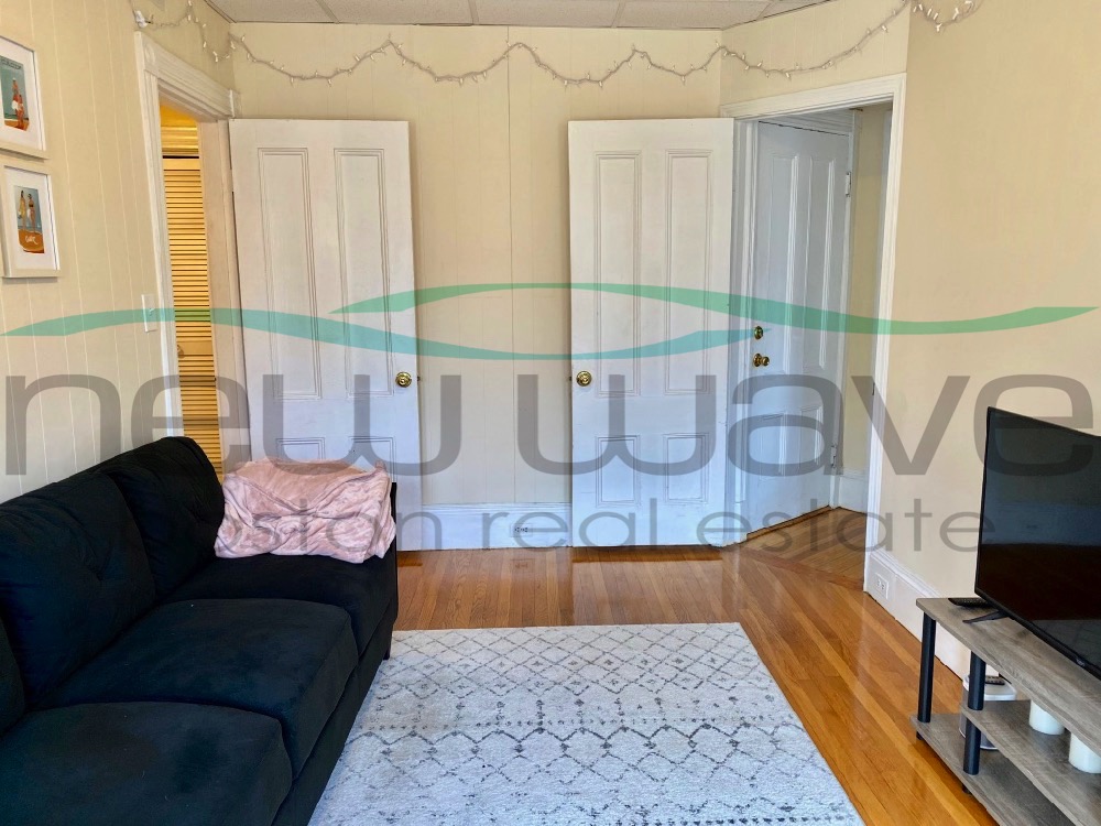 826 Huntington Ave, Mission Hill