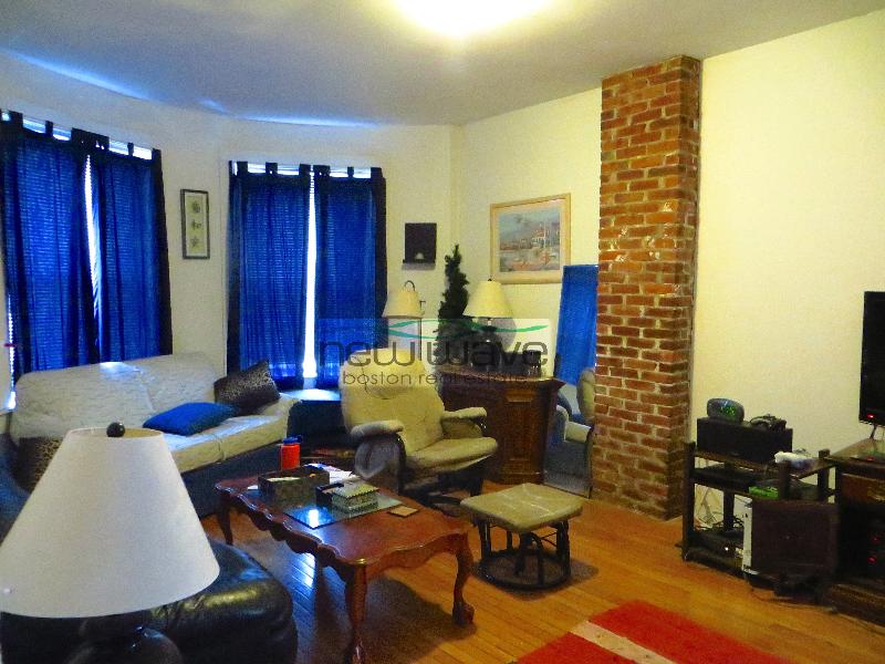 878 Huntington Ave, Mission Hill