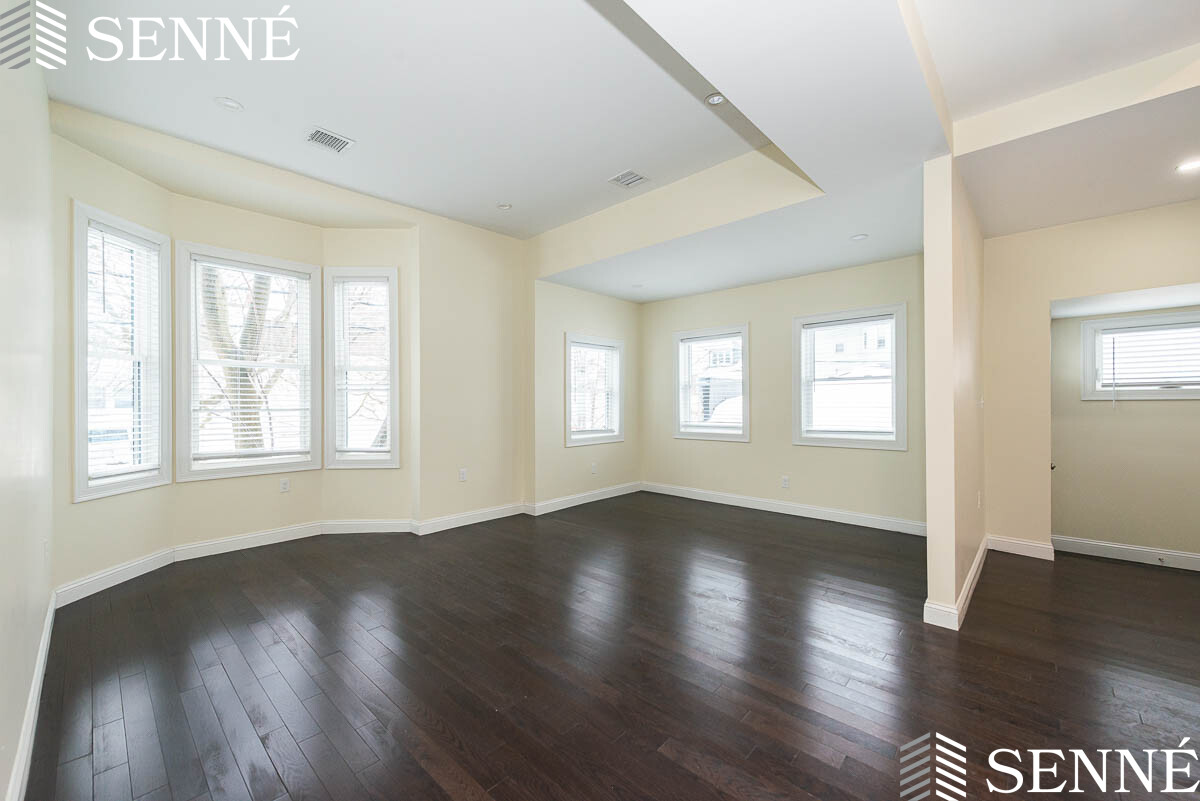 10 Marion St, Medford