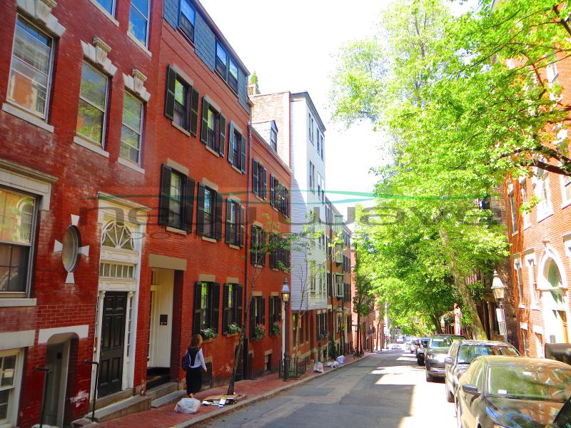 72 Revere St, Beacon Hill