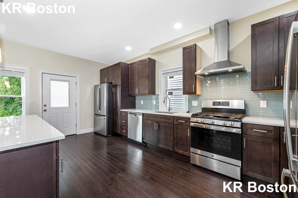 77 Winchester St, Medford