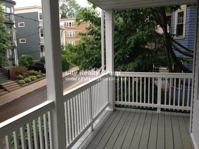 39 Glen Rd, Jamaica Plain