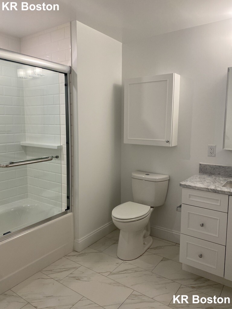 114 Gerry Rd, Chestnut Hill