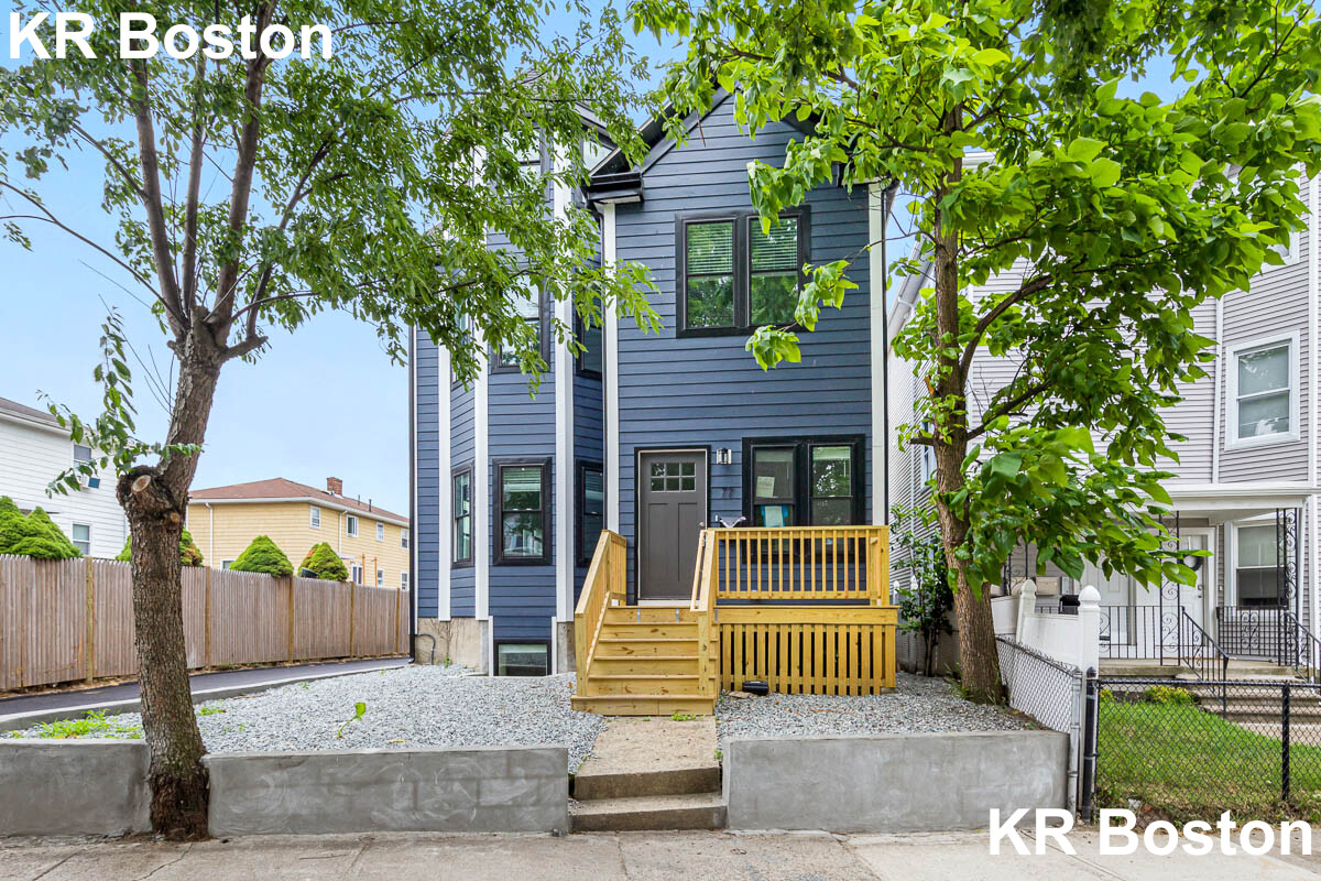 77 Winchester St, Medford