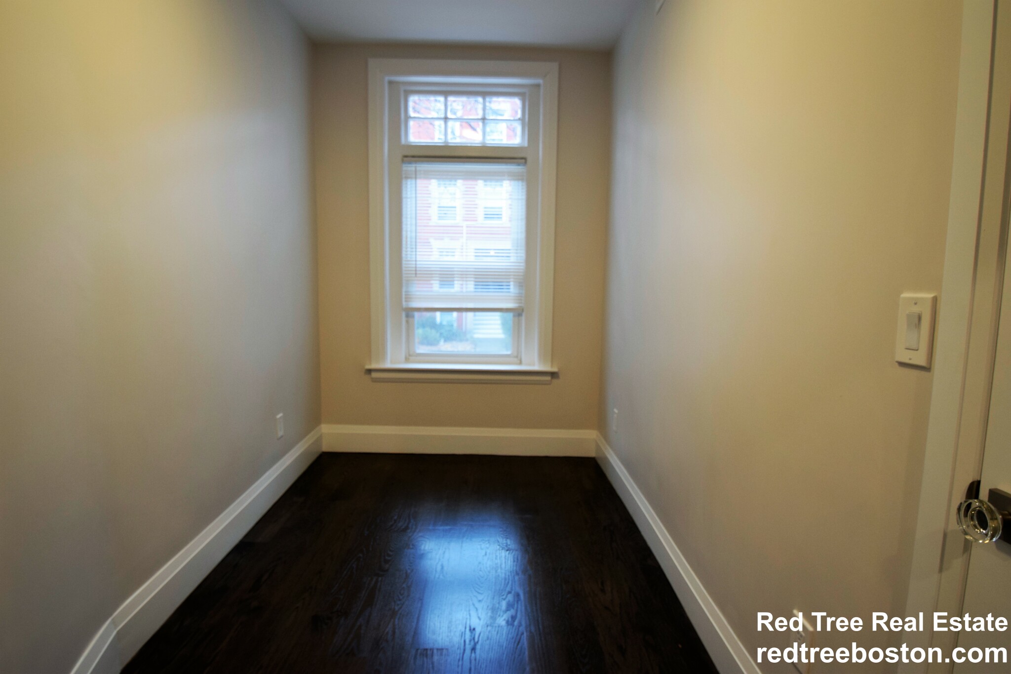 7 Strathmore Rd, Washington Square