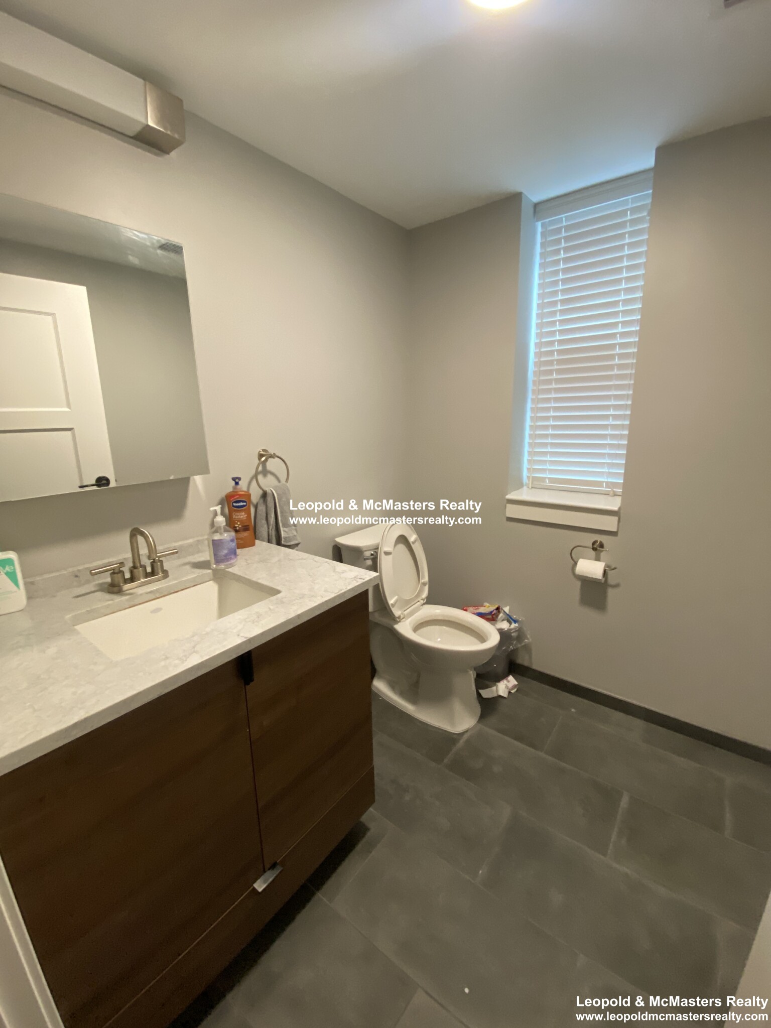 100 Hemenway St, Fenway