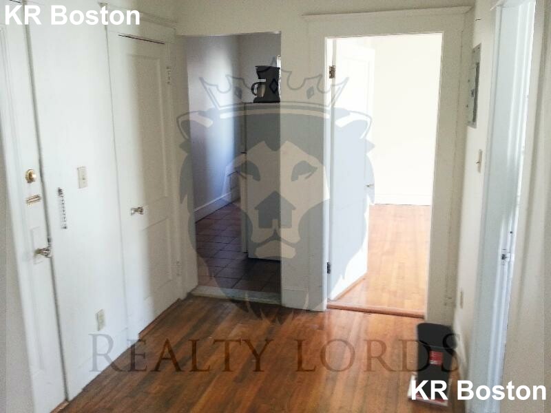 8 Scottfield Rd, Allston