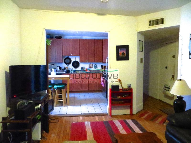 878 Huntington Ave, Mission Hill