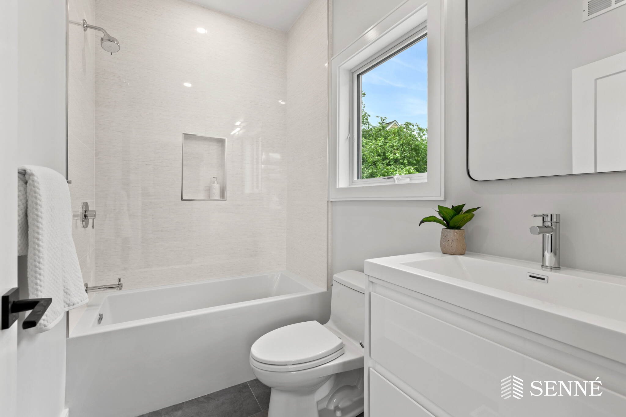 154 Thorndike St, East Cambridge