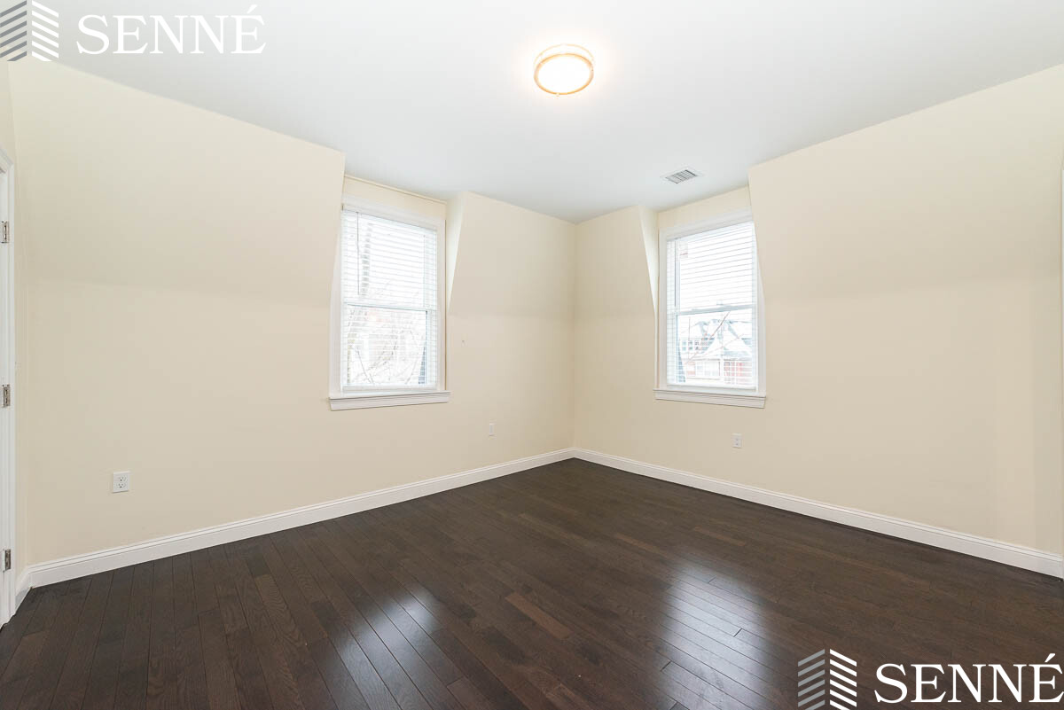 10 Marion St, Medford