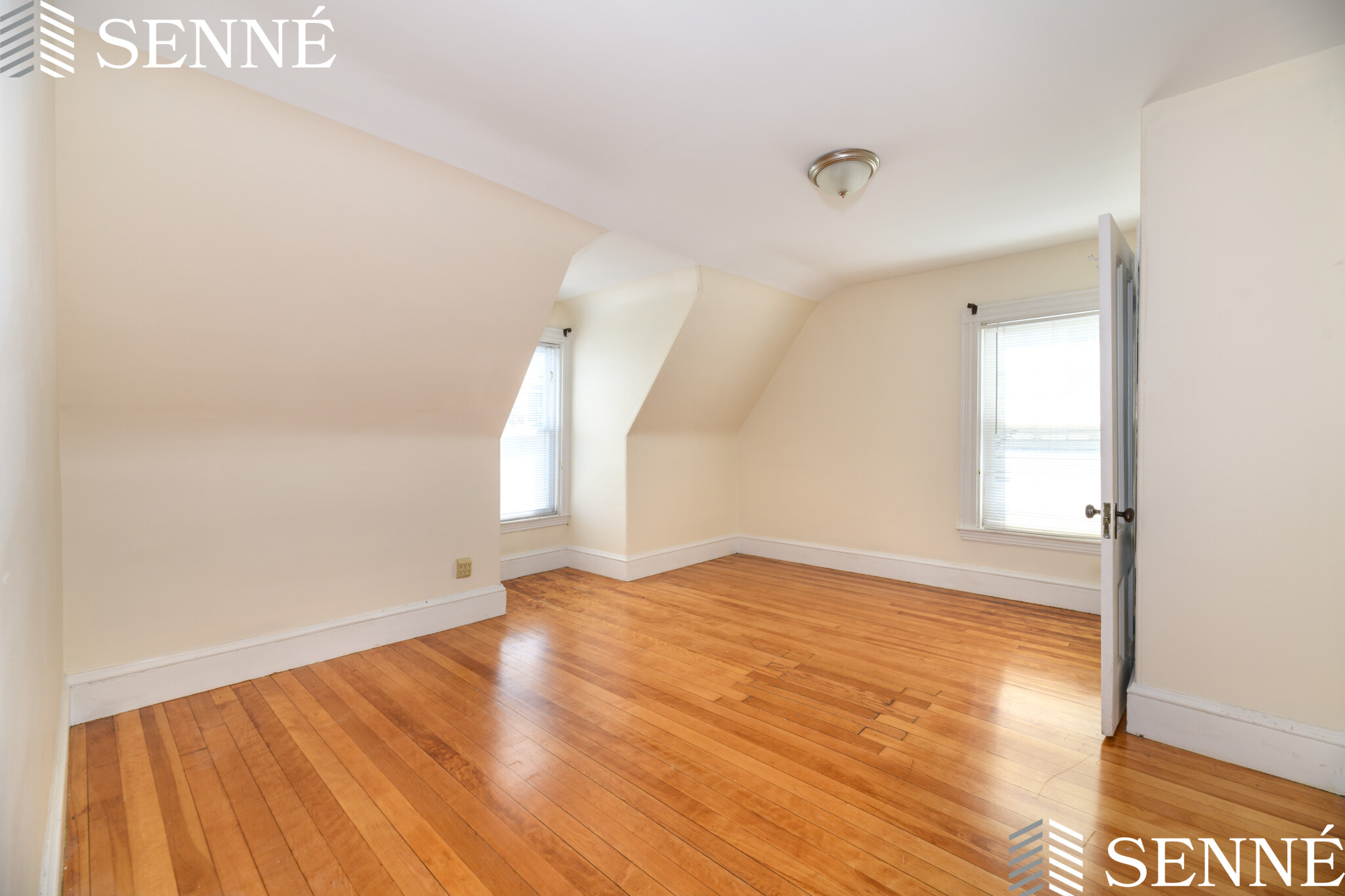 27 Hammond St, Harvard Square