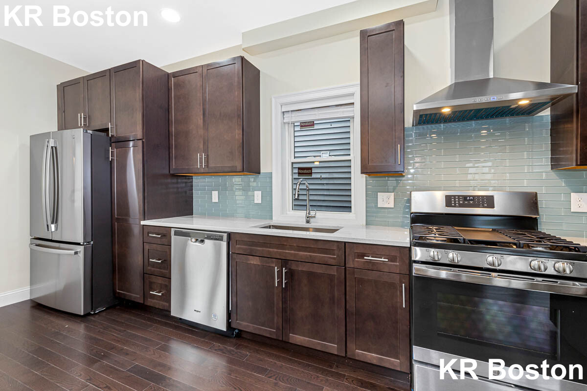 77 Winchester St, Medford