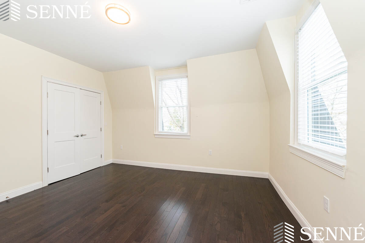 10 Marion St, Medford