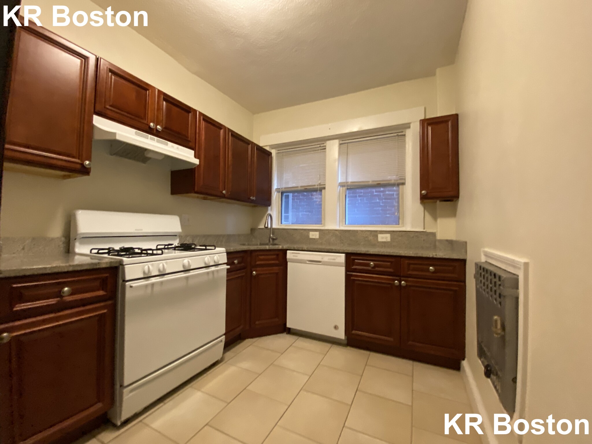 158 Summer St, Winter Hill