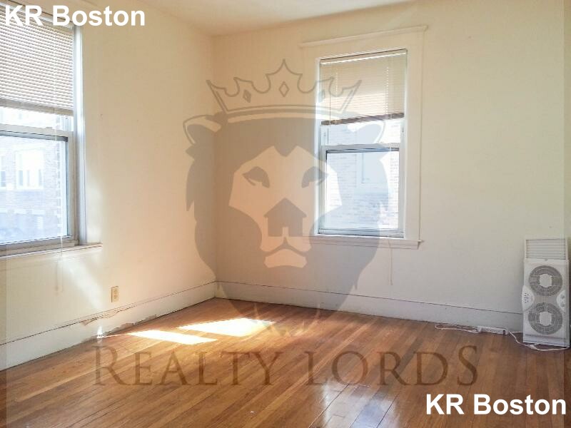 8 Scottfield Rd, Allston