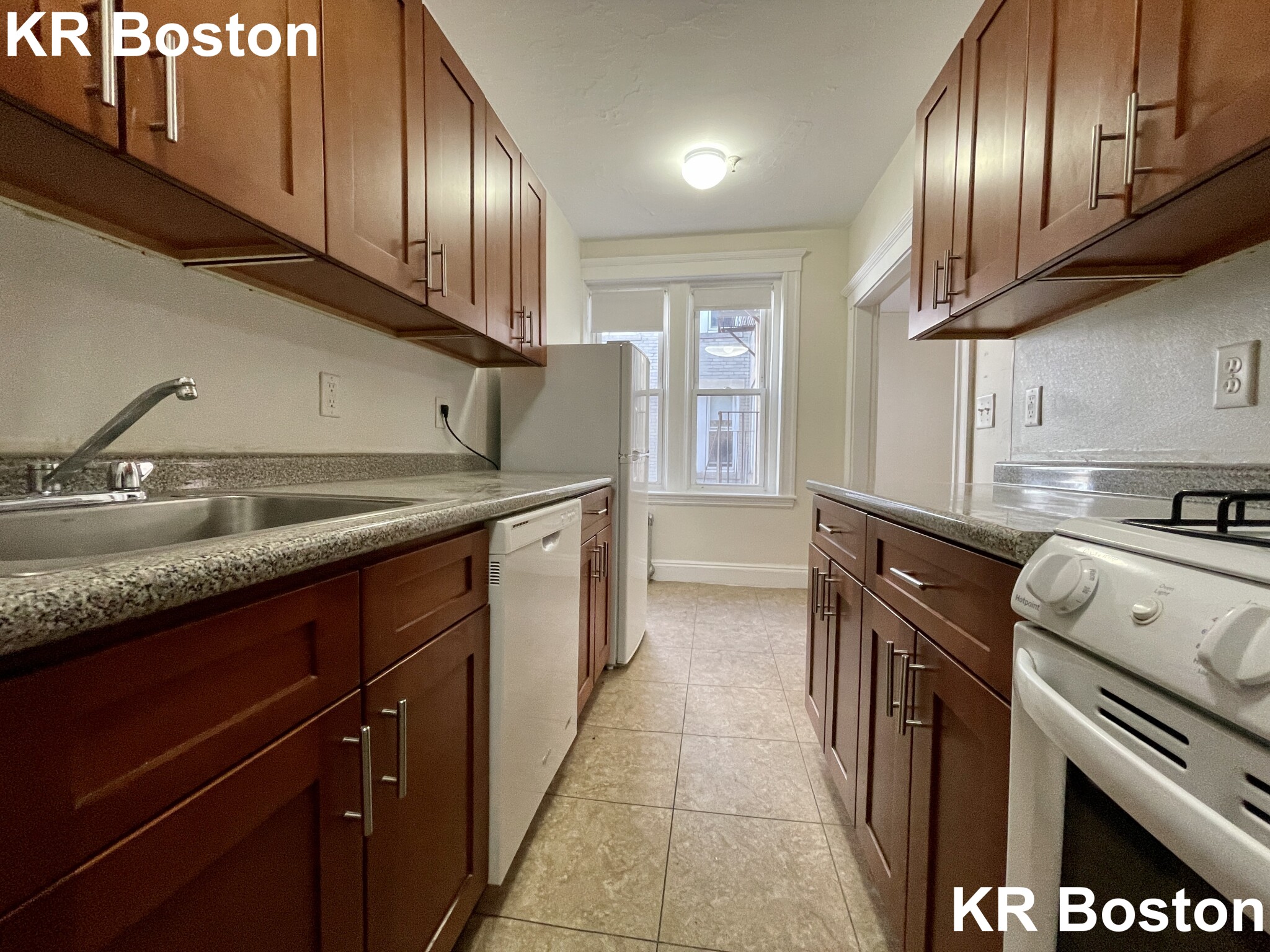 1171 Boyslton St, Fenway