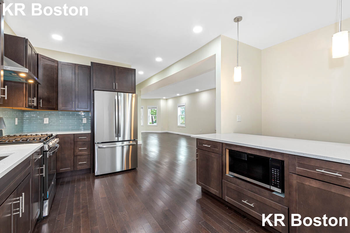 77 Winchester St, Medford