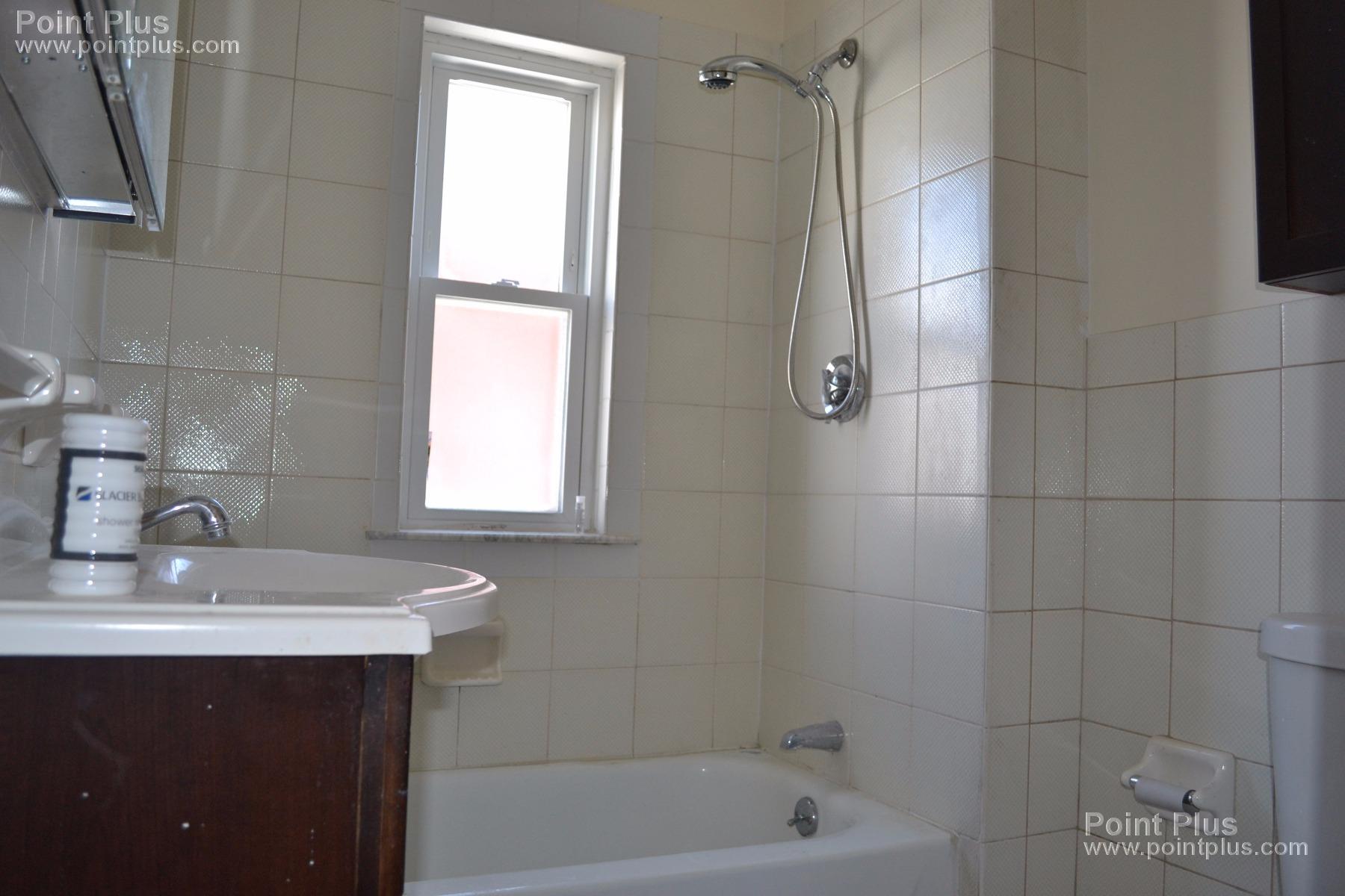 1 Porter Cir, Porter Square