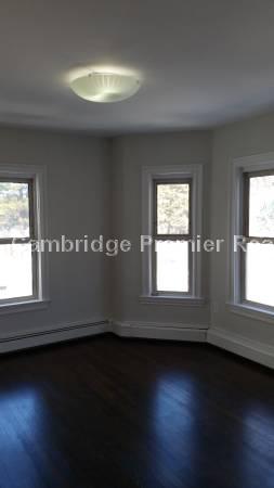 1556 Cambridge St, Harvard Square