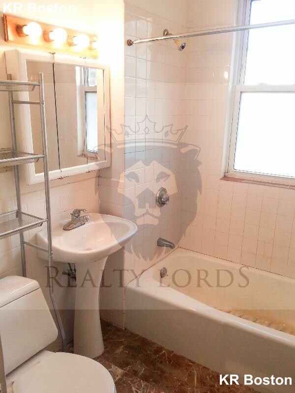 7 Scottfield Rd, Allston