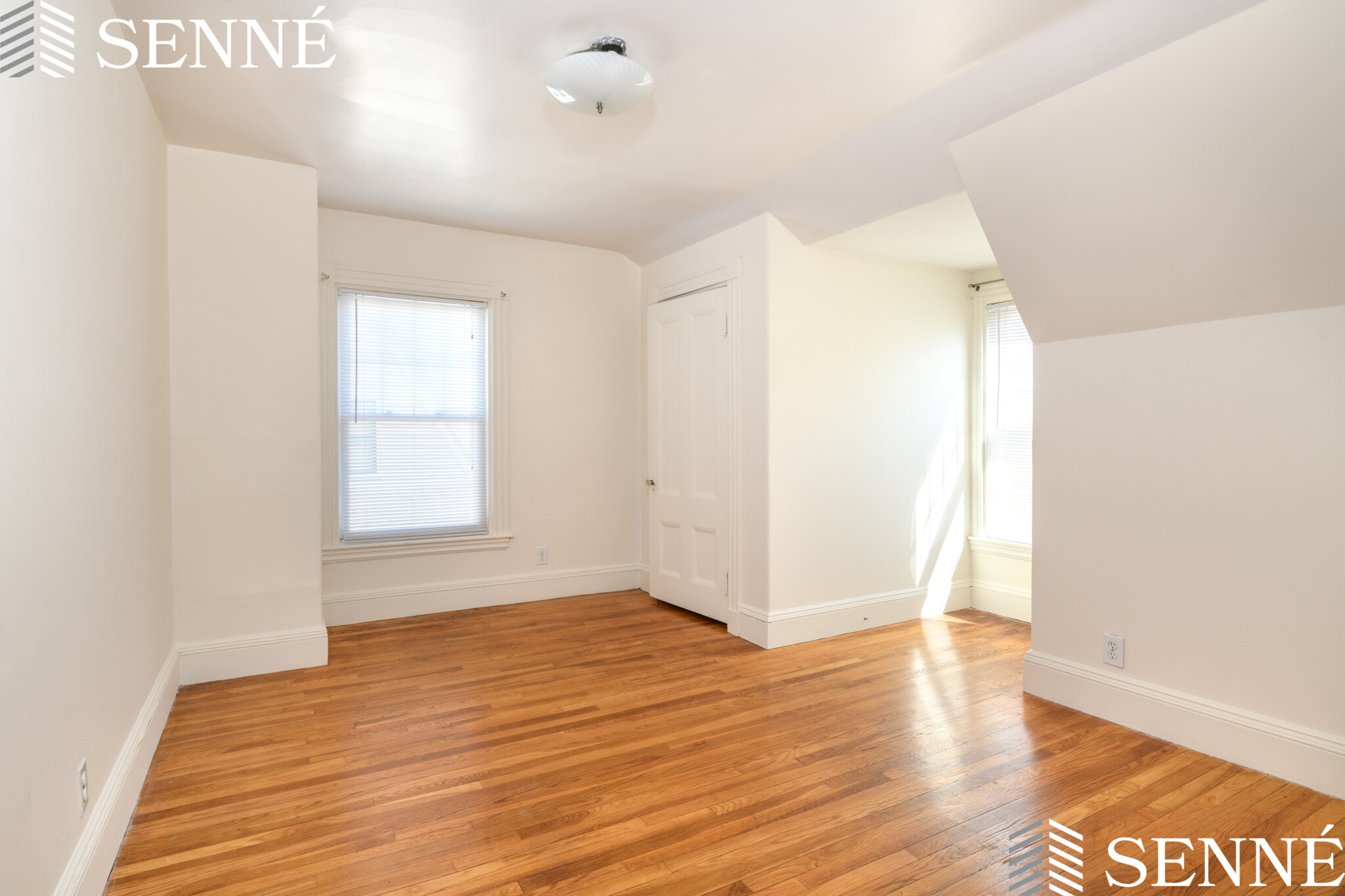 27 Hammond St, Harvard Square