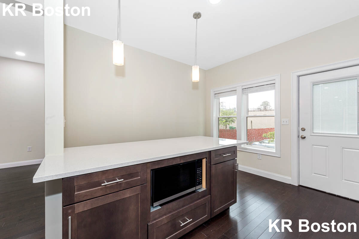 77 Winchester St, Medford